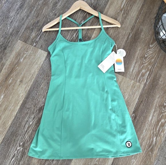 Vuori One Shot Tennis Dress NWT Tennis Prep Casual Performance Wear Athleisure - Picture 12 of 13